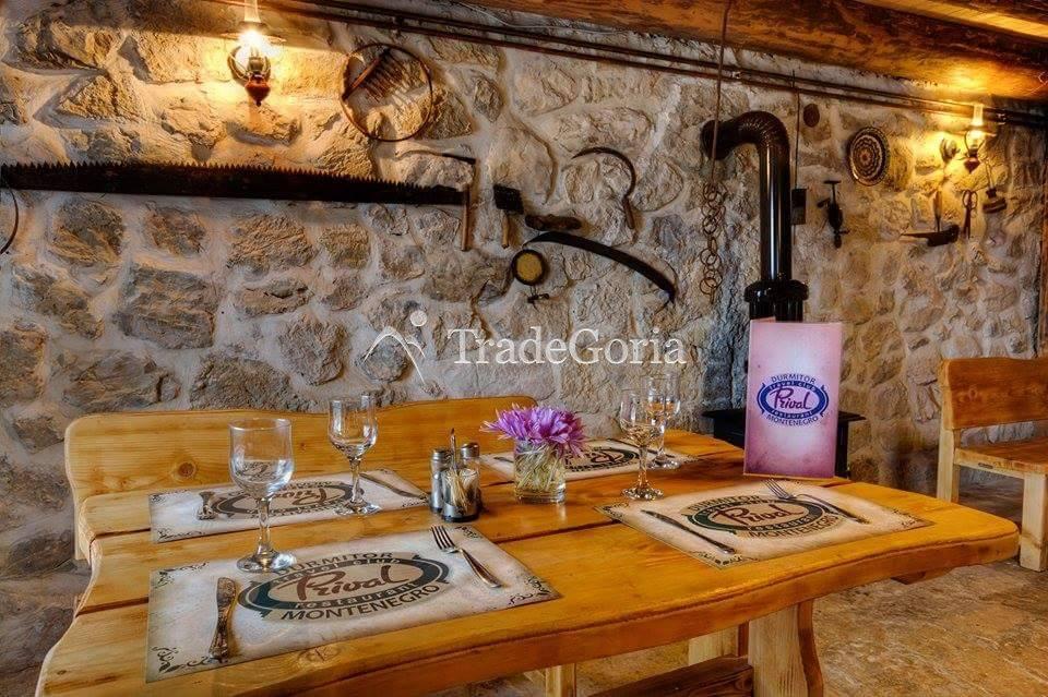 Exklusives Chalet im Prival Club in der Siedlung Zhabljak.