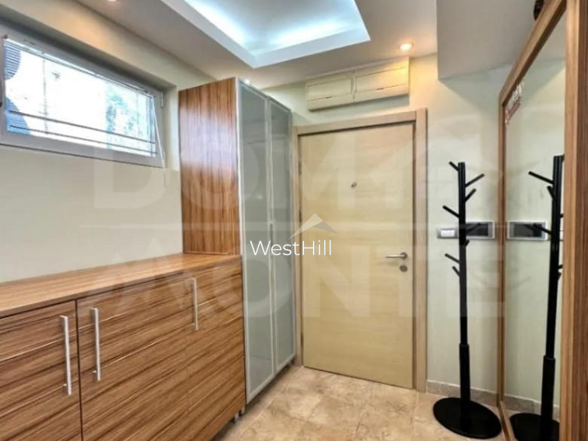 Elegantes Penthouse in einer Wohnanlage in Dobrota, Kotor