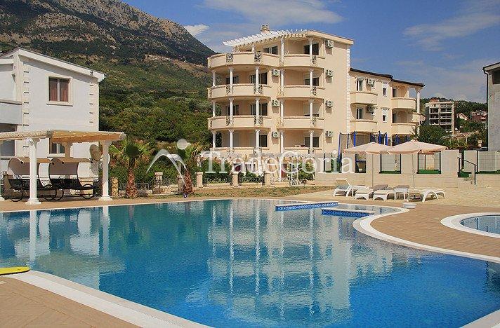 Floor of a villa in a new complex with pools