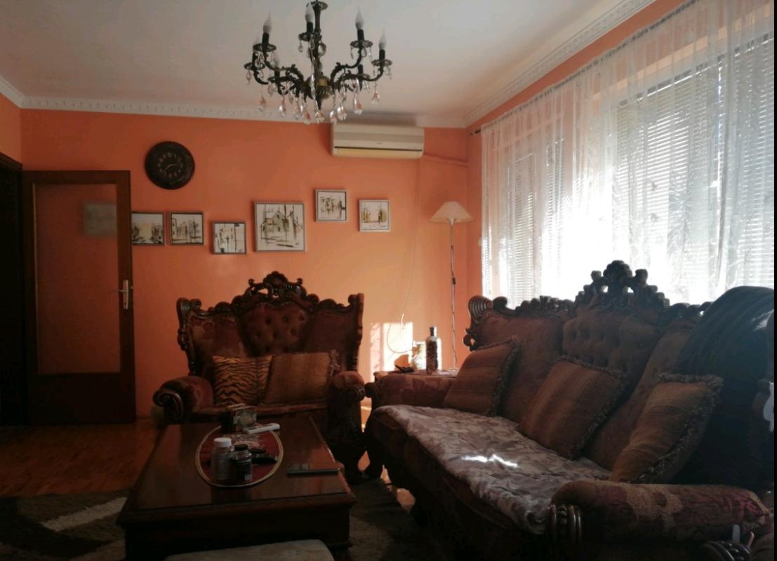 Семейный дом на продажу в районе Забело, Подгорица.