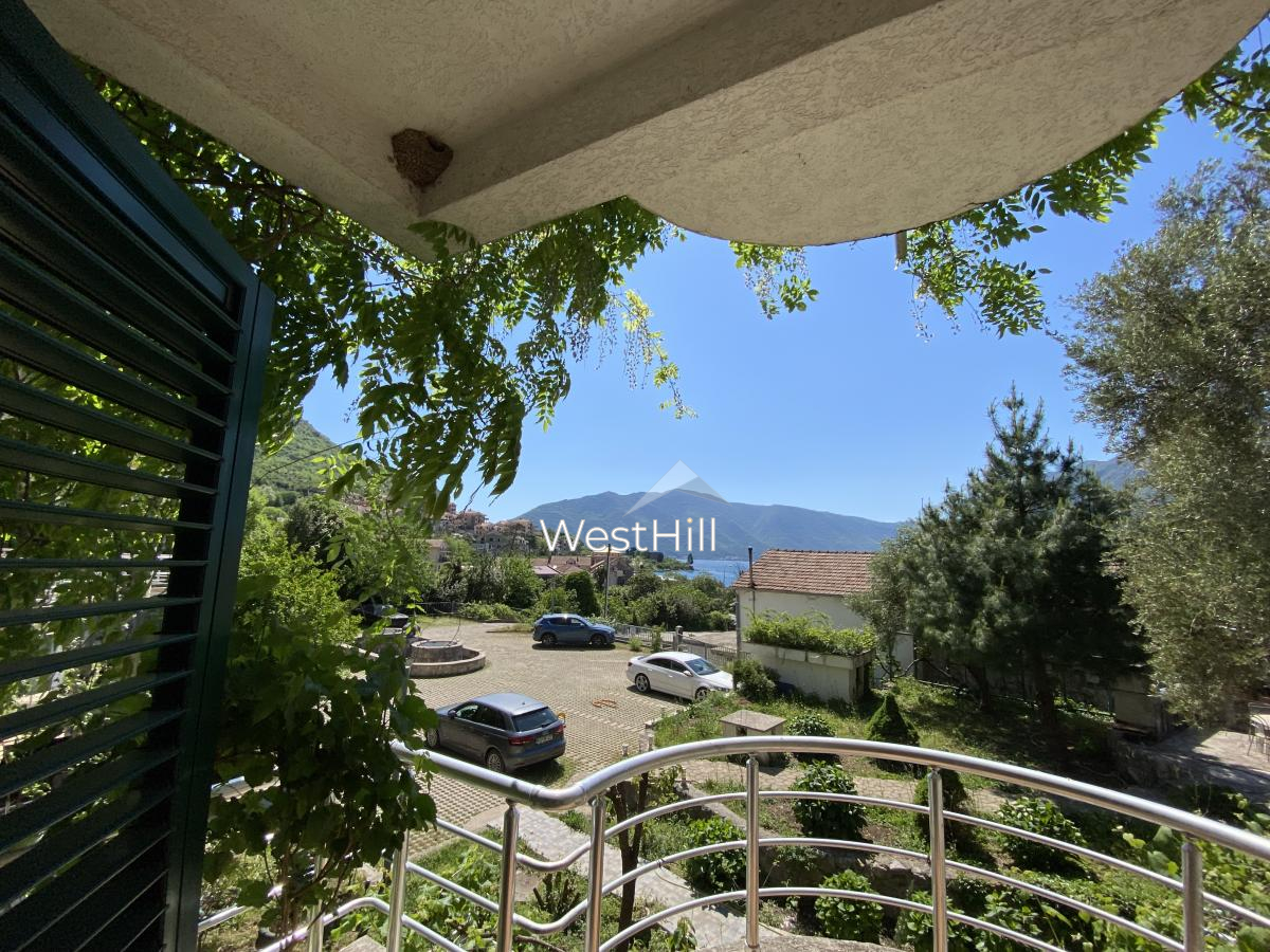 Wohnung zu verkaufen in Risan mit Meerblick in einer Anlage, Kotor - Objekt 8342 in Montenegro