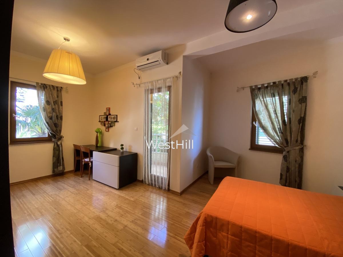 Wohnung zu verkaufen in Risan mit Meerblick in einer Anlage, Kotor - Objekt 8342 in Montenegro