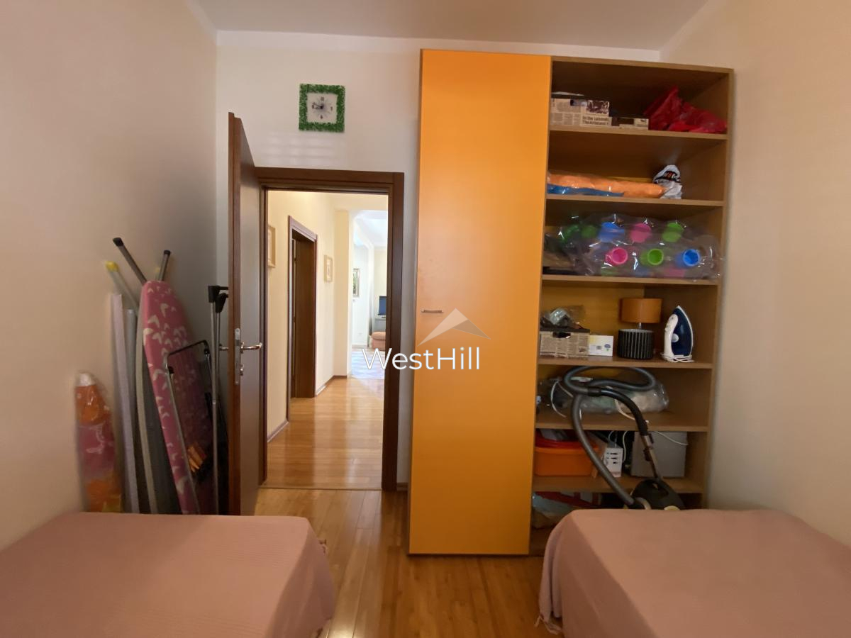 Wohnung zu verkaufen in Risan mit Meerblick in einer Anlage, Kotor - Objekt 8342 in Montenegro