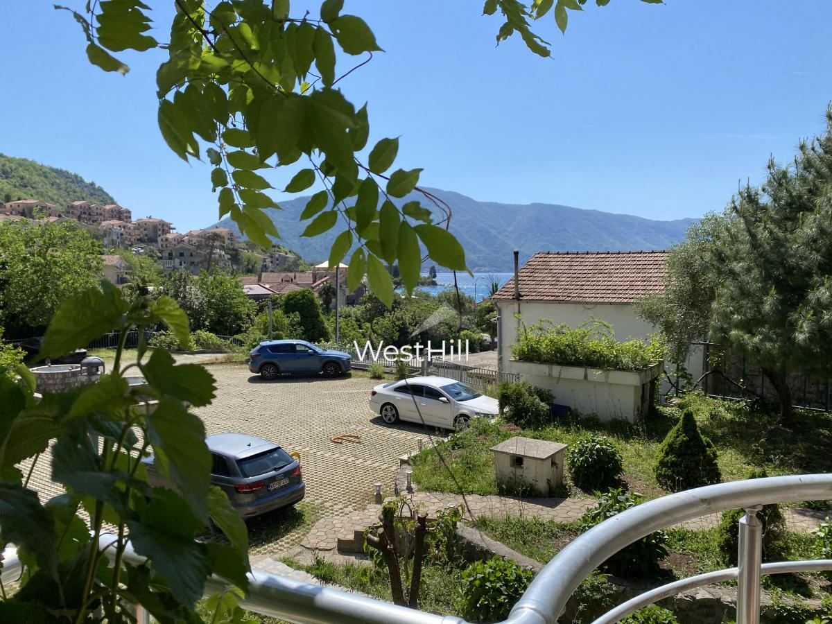 Wohnung zu verkaufen in Risan mit Meerblick in einer Anlage, Kotor - Objekt 8342 in Montenegro