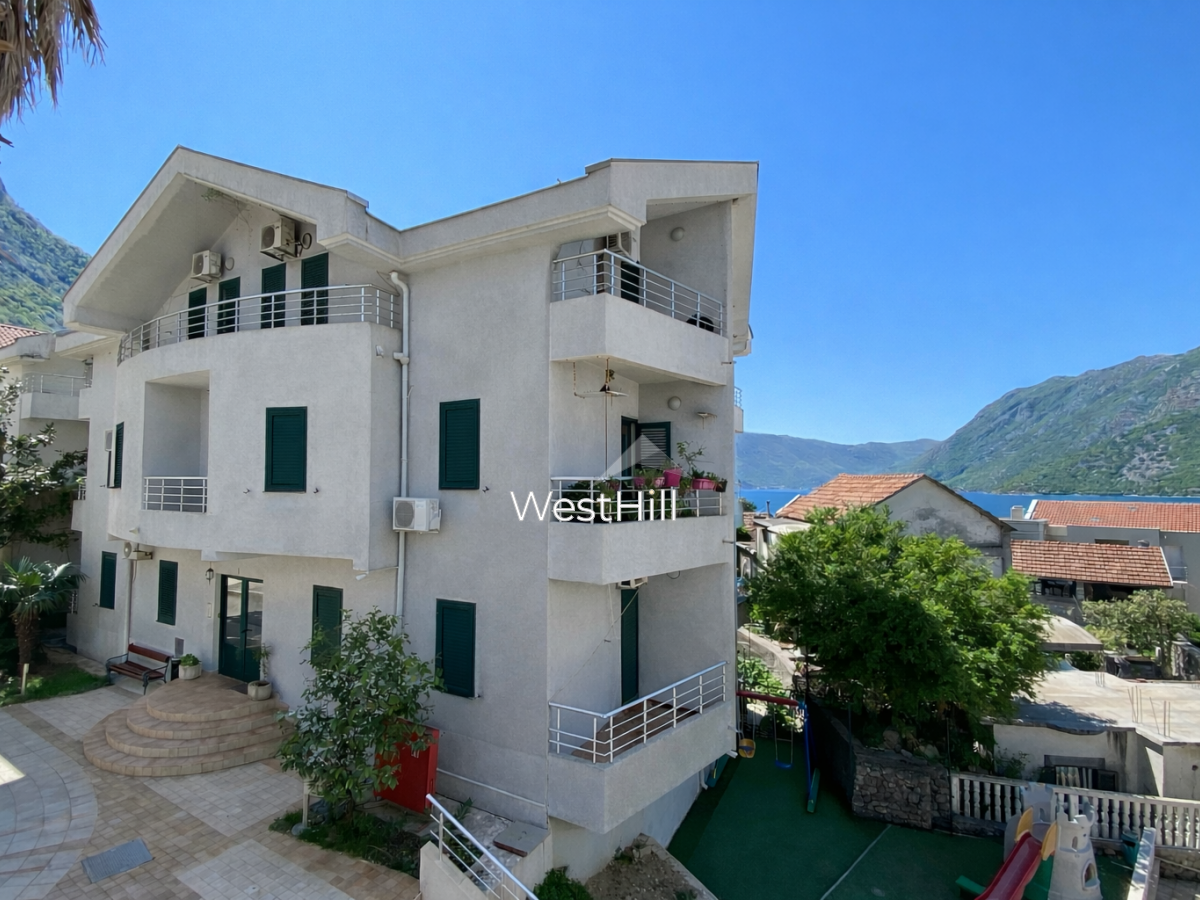 Wohnung zu verkaufen in Risan mit Meerblick in einer Anlage, Kotor - Objekt 8342 in Montenegro