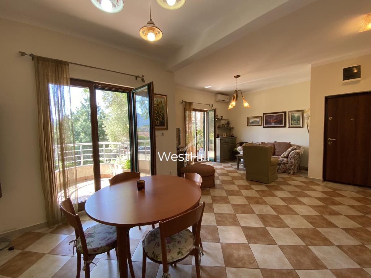 Wohnung zu verkaufen in Risan mit Meerblick in einer Anlage, Kotor - Objekt 8342 in Montenegro