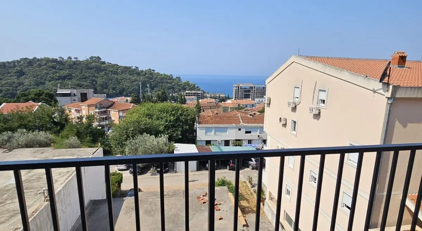 Продается квартира с 2 спальнями, Петровац, вид на море