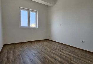 Продается квартира с 2 спальнями, Петровац, вид на море