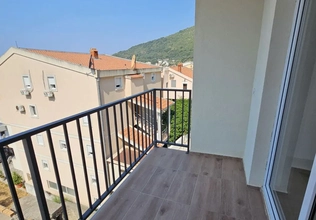 Продается квартира с 2 спальнями, Петровац, вид на море