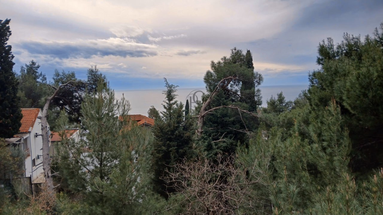 For Sale: 4 Studio Apartments on One Floor in a Resort Suburb of Bar with a Sea View