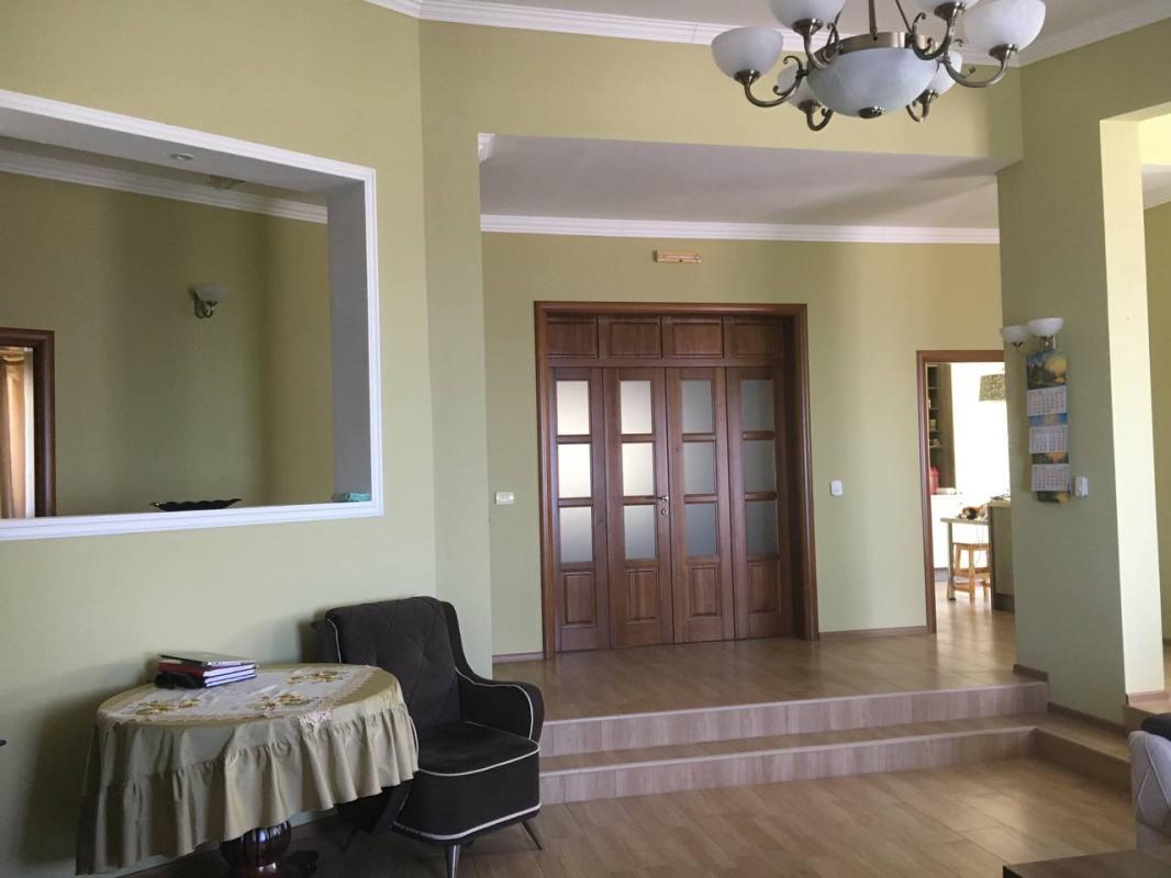 Na prodaju velika kuća sa pogledom na more u Dobroj Vodi.