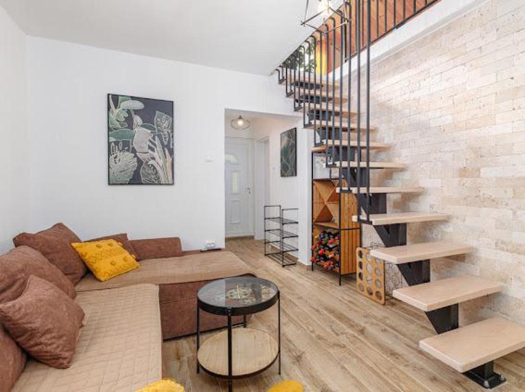 For sale a large three-storey house with a garage in Solace