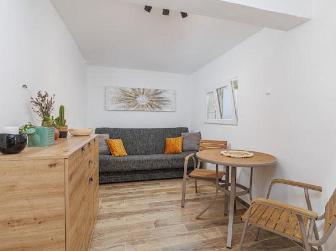 For sale a large three-storey house with a garage in Solace