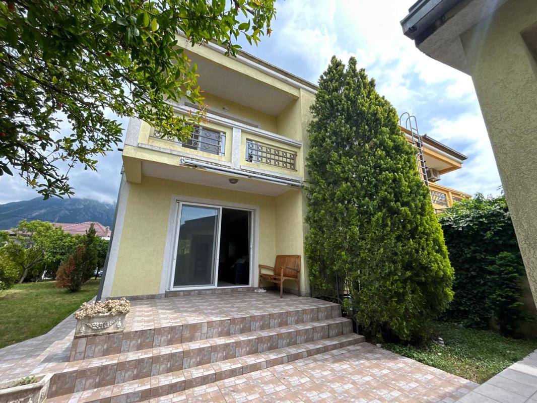Продается узаконенный дом 160 м² в тихом и живописном районе Бара, Буртайши