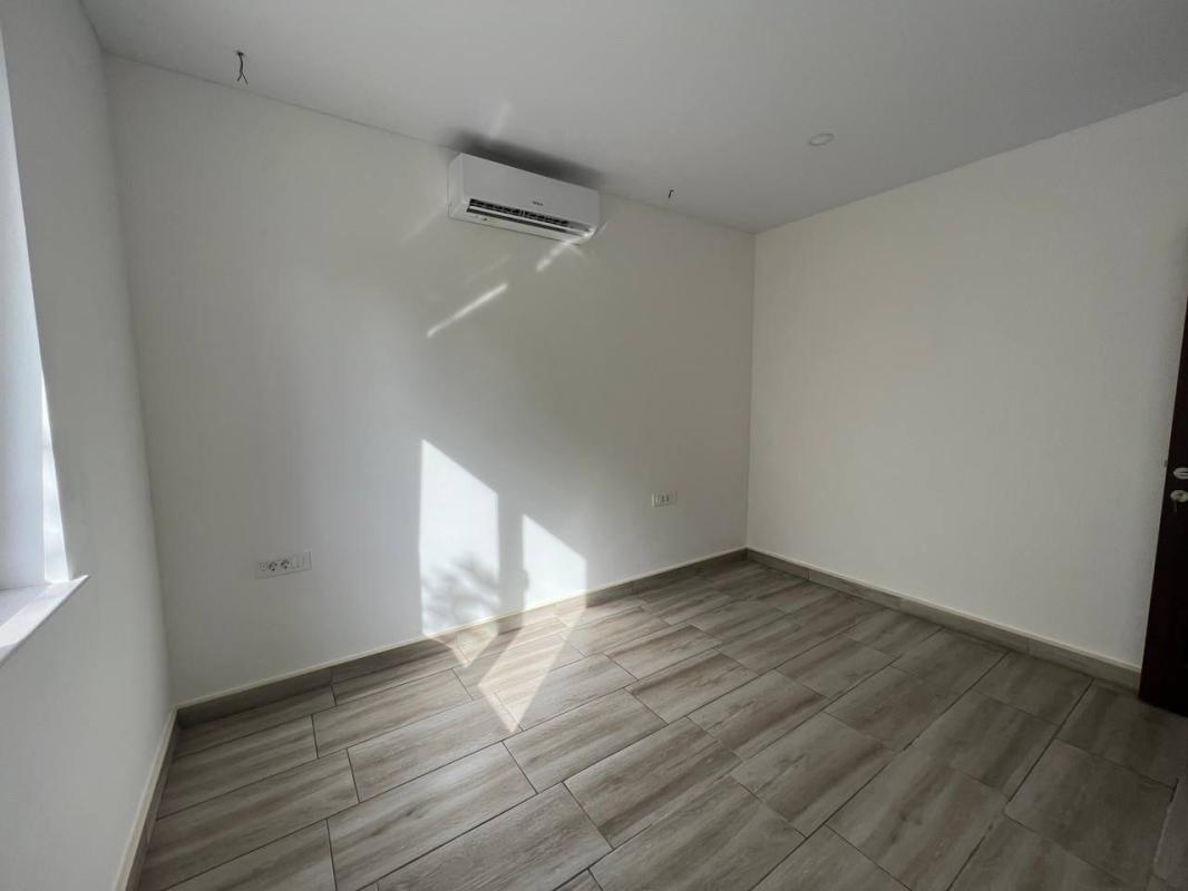 For sale a two-storey house of over 135 m2 with garage and sea view, Bar