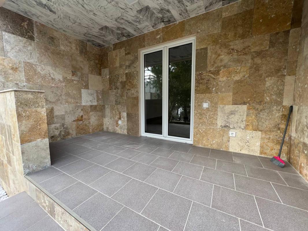 For sale a two-storey house of over 135 m2 with garage and sea view, Bar