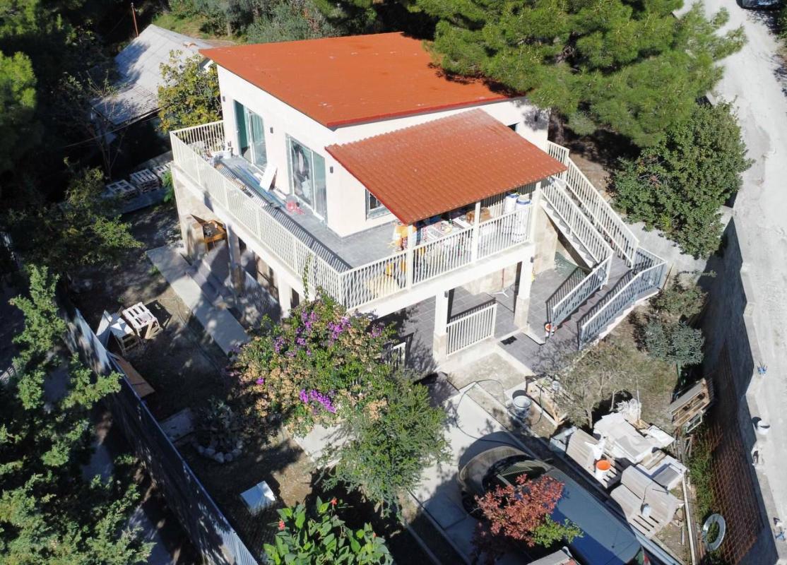 For sale a two-storey house of over 135 m2 with garage and sea view, Bar