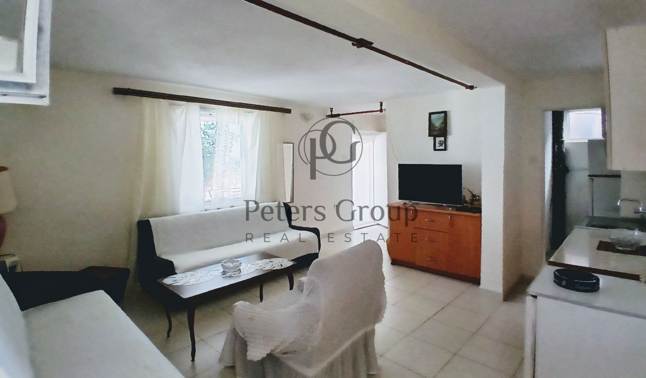 For sale: House with panoramic terrace near the sea in the resort village of Utjeha