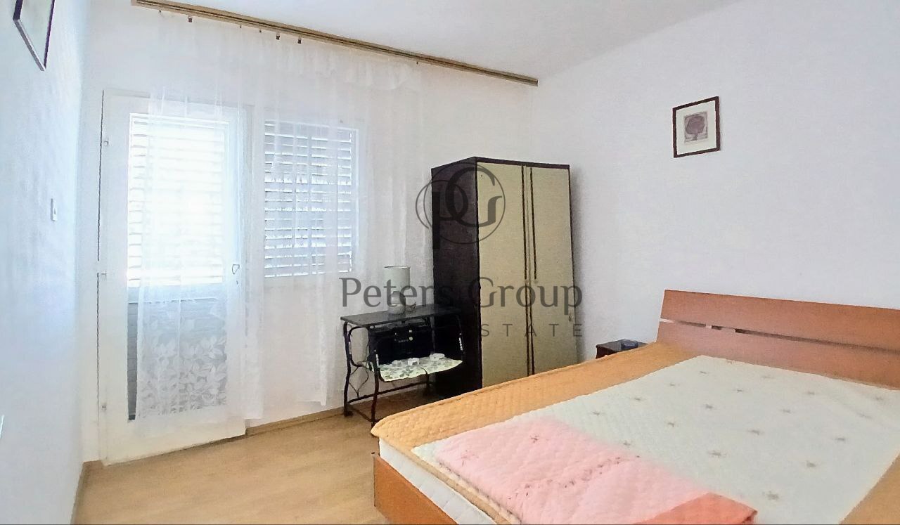For sale: House with panoramic terrace near the sea in the resort village of Utjeha
