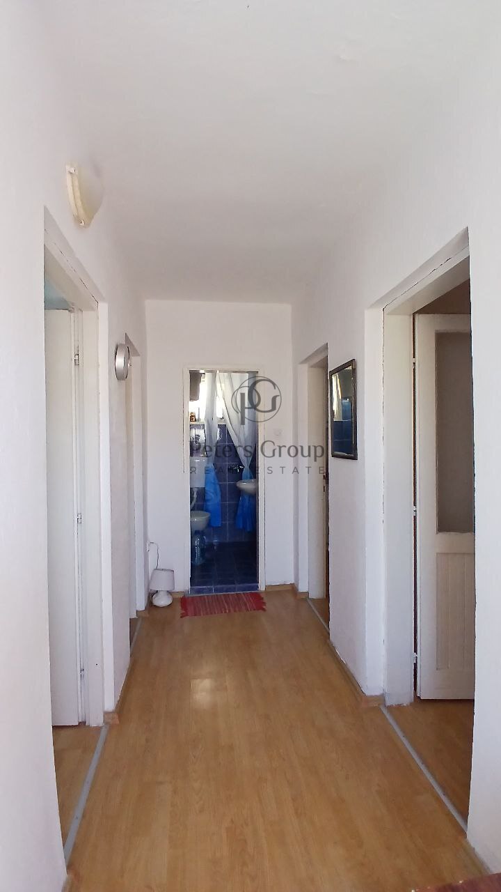For sale: House with panoramic terrace near the sea in the resort village of Utjeha