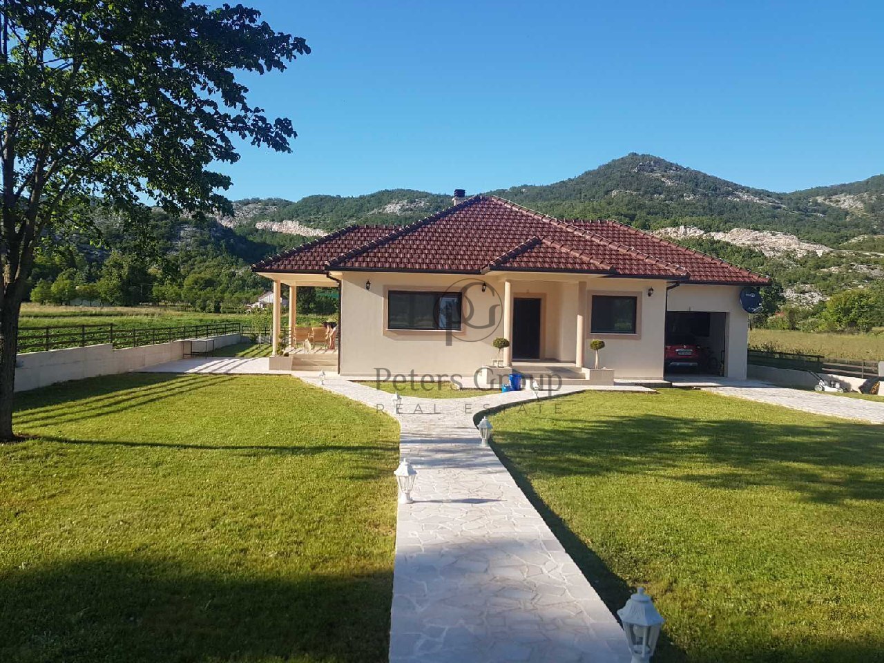 For Sale: Spacious House on a Large Plot in Grahovo