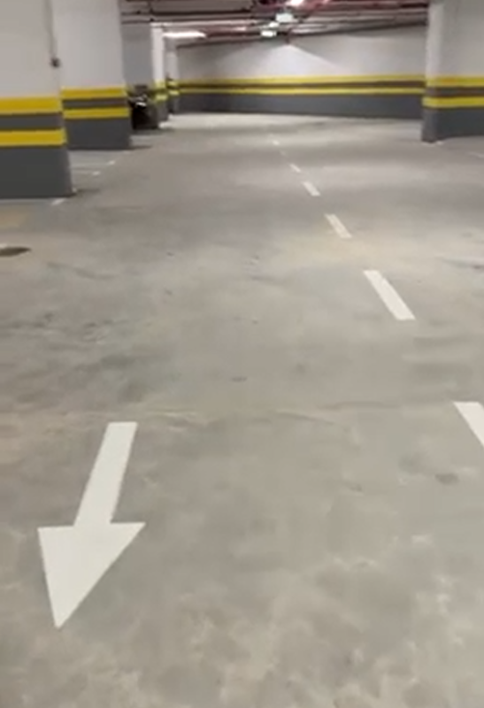 Garažno mesto 12m² u rezidencijalnom kompleksu, Bar