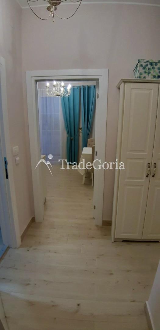 Herceg Novi. Warme 3. Wohnung in einem neuen Gebäude.