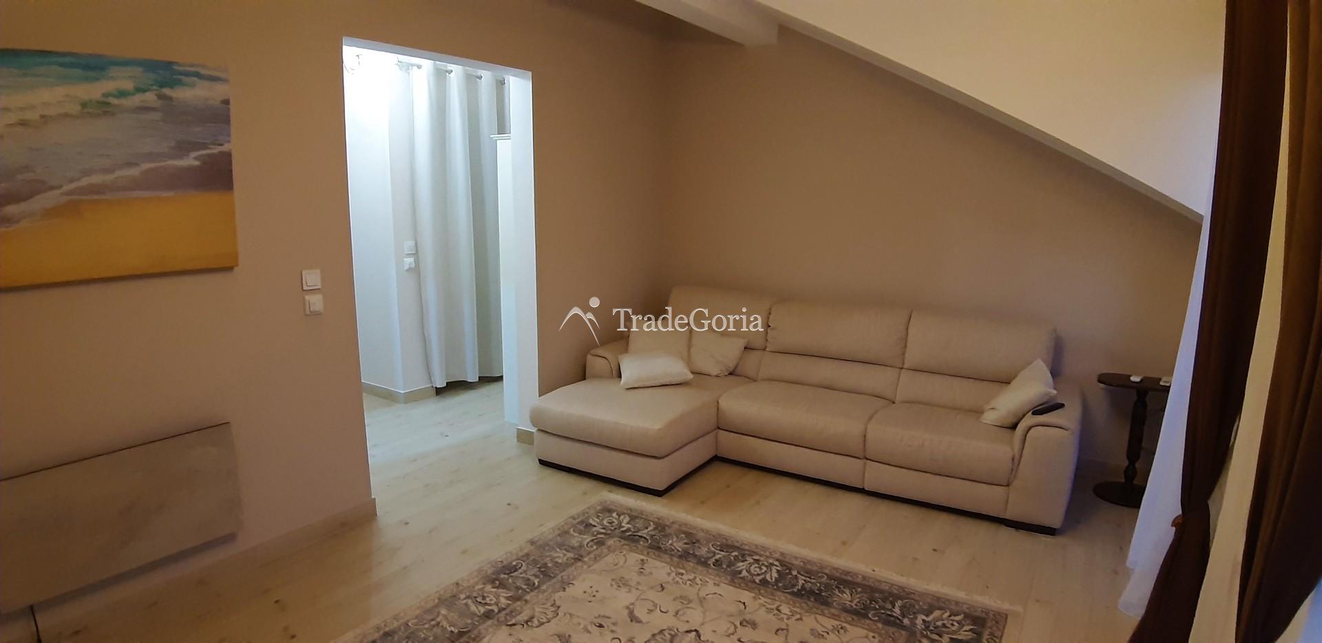 Herceg Novi. Warme 3. Wohnung in einem neuen Gebäude.