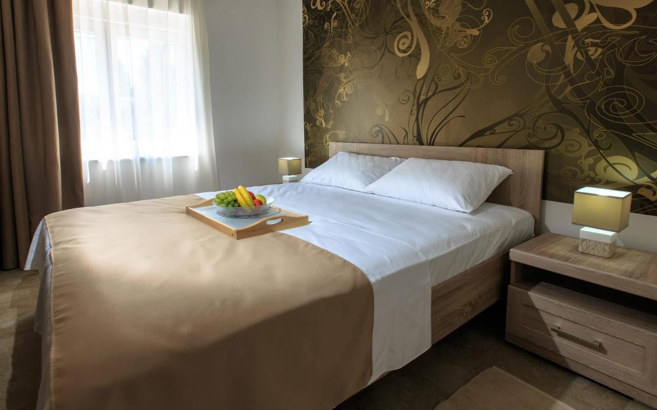 Hotel na prodaju pored mora u Sutomoru