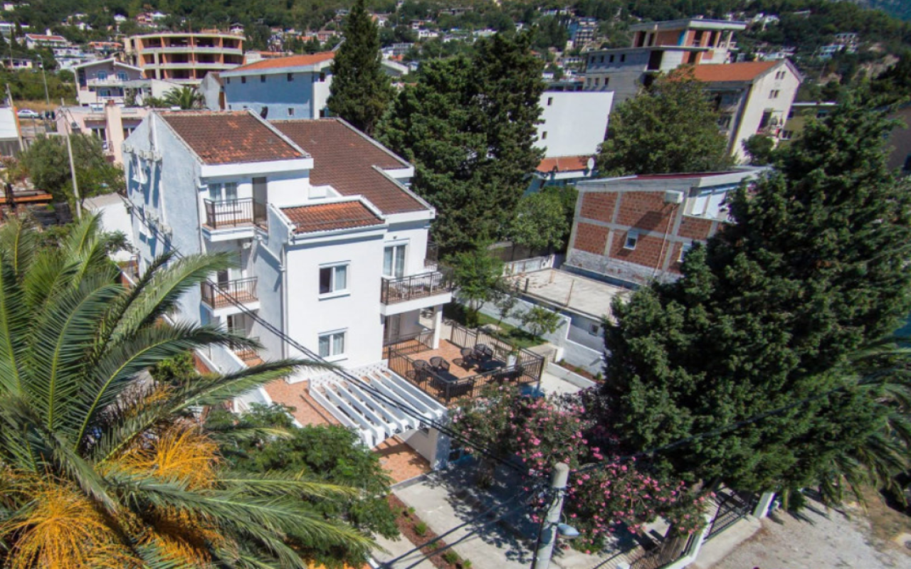 Hotel na prodaju pored mora u Sutomoru