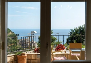 House for rent 3 floors, Rezevici, Perazica Do