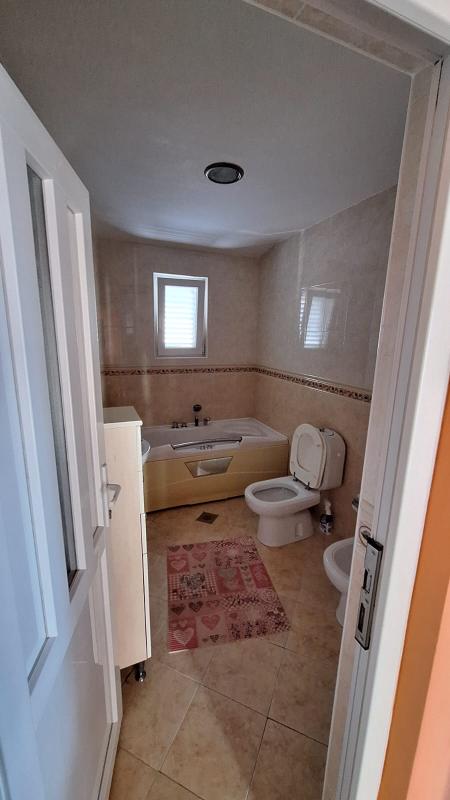 Haus zum Verkauf in Bar 330m2 500m vom Meer entfernt