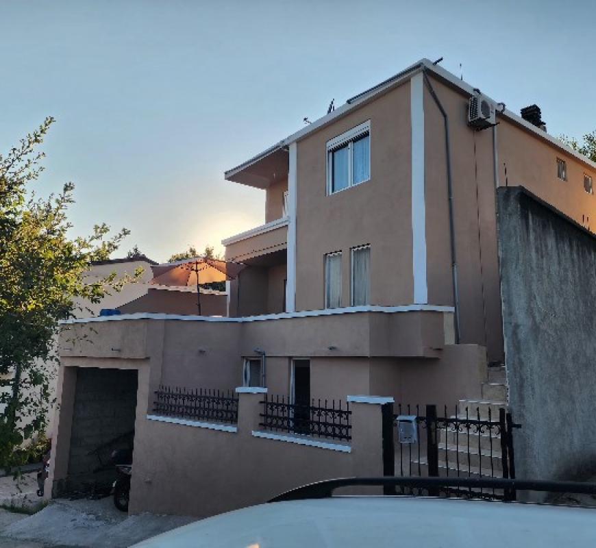 Kuća na prodaju u Djeranu, Ulcinj