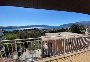 House for sale in Tivat with 3 floors