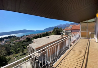 House for sale in Tivat with 3 floors