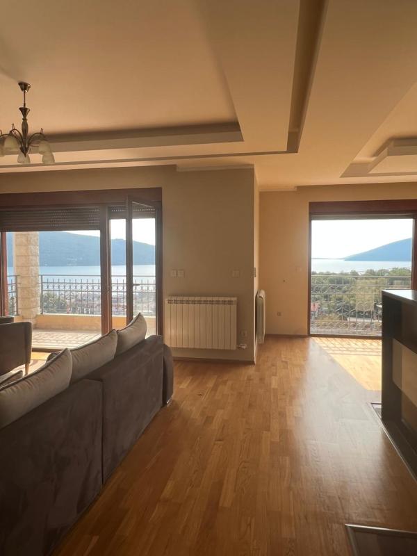 House for sale with panoramic sea view — Zelenika, Herceg Novi