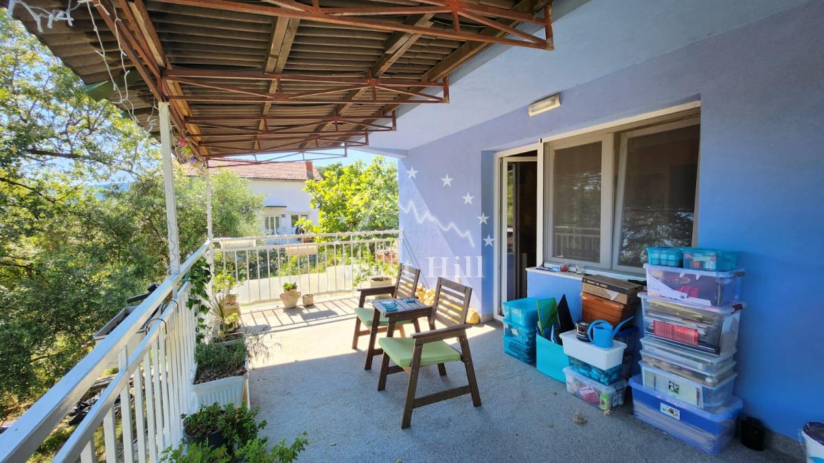House in Ratisevina with a sea view