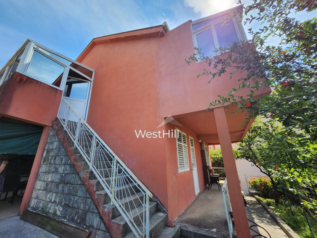 House in Topla – Two-Story Home, 5-Min Walk to the Sea