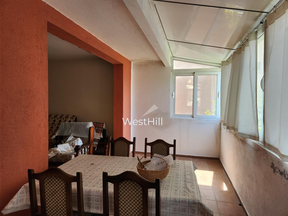 House in Topla – Two-Story Home, 5-Min Walk to the Sea