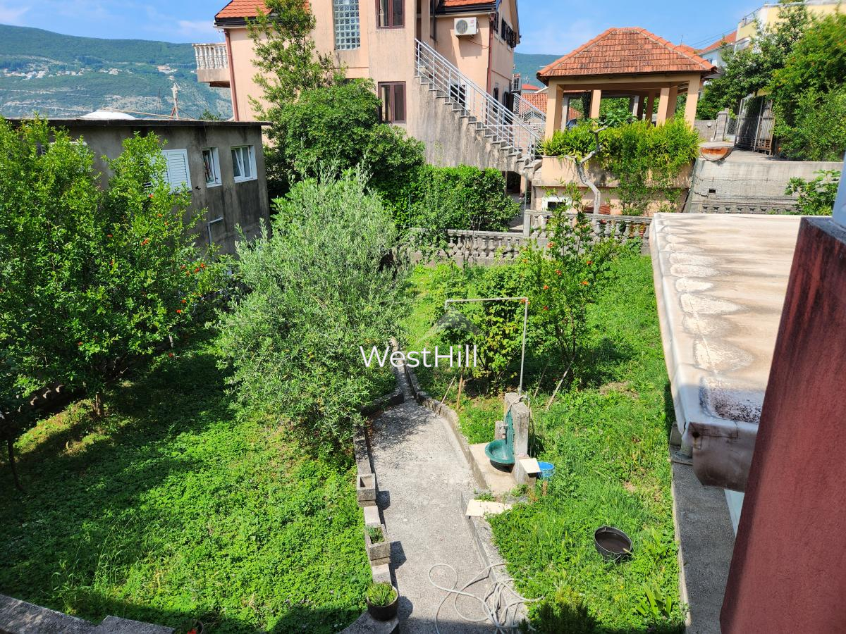 House in Topla – Two-Story Home, 5-Min Walk to the Sea