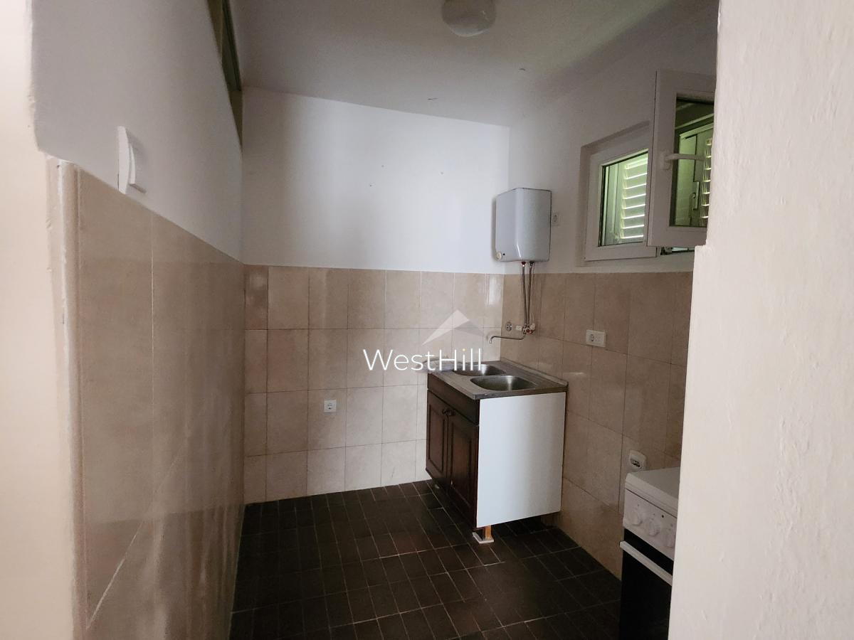 House in Topla – Two-Story Home, 5-Min Walk to the Sea