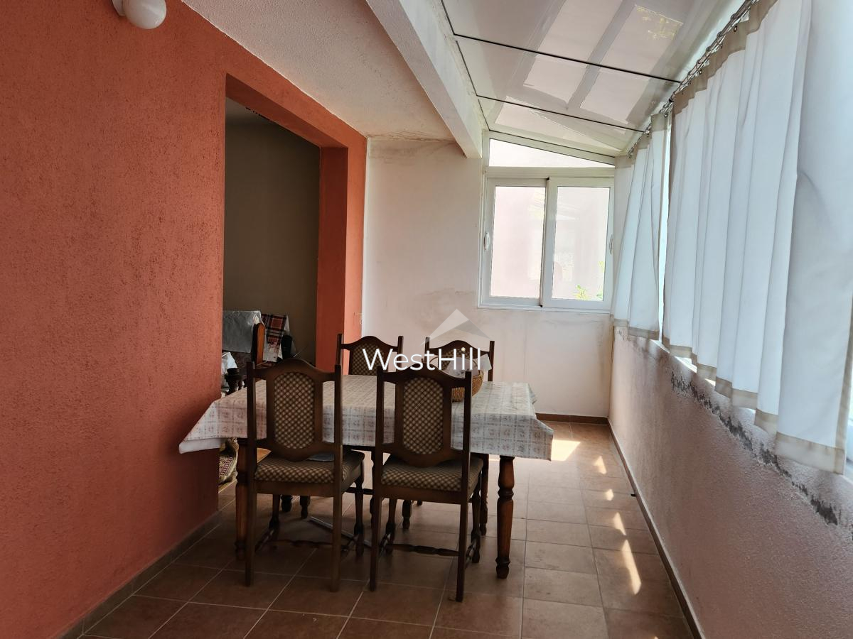 House in Topla – Two-Story Home, 5-Min Walk to the Sea