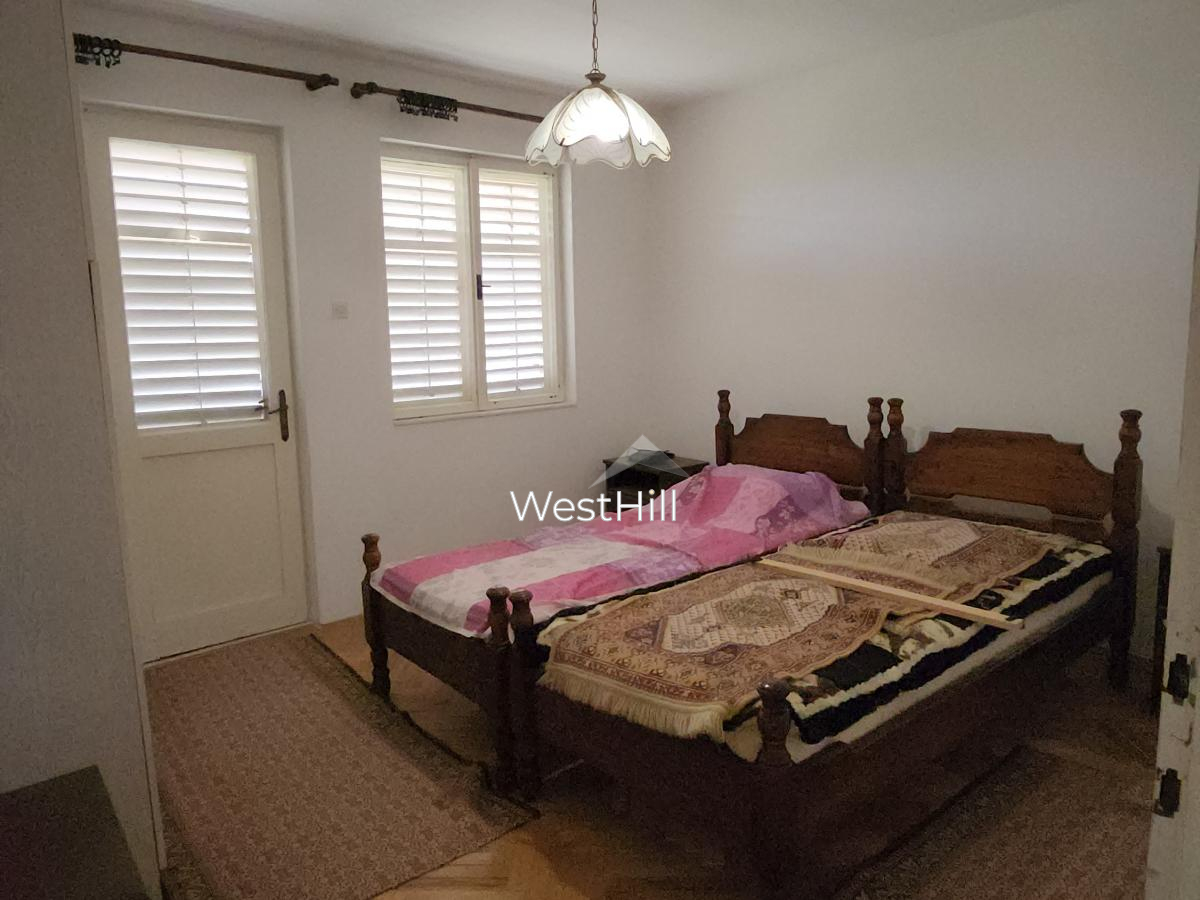 House in Topla – Two-Story Home, 5-Min Walk to the Sea