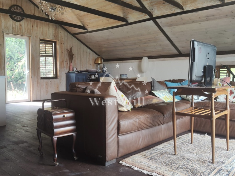 Haus mit modernem Innendesign in Zvinje