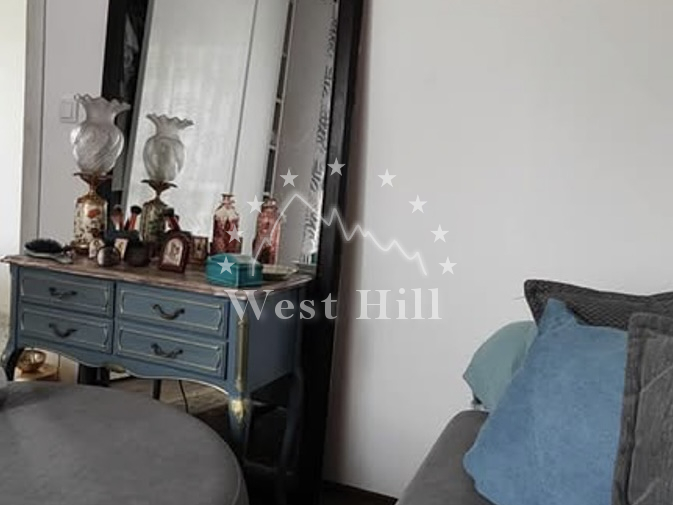 Haus mit modernem Innendesign in Zvinje