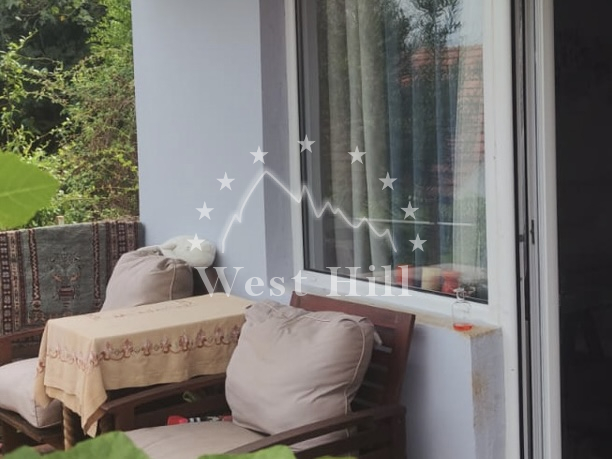 Haus mit modernem Innendesign in Zvinje