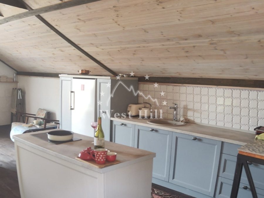 Haus mit modernem Innendesign in Zvinje
