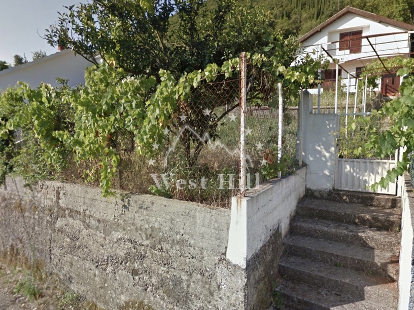 Haus mit modernem Innendesign in Zvinje