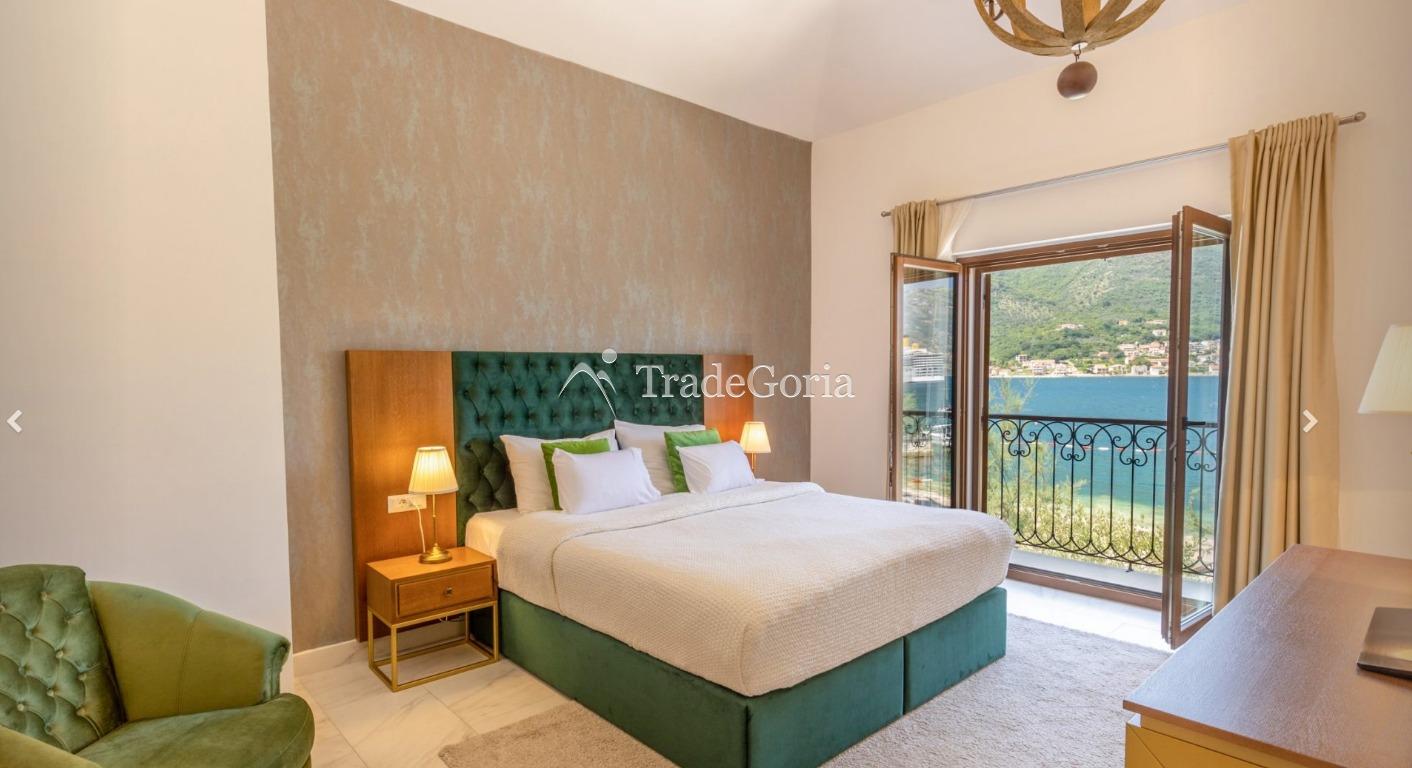 Kotor, Dobrota - Meerblickvillen auf exklusivem Resort für 1.700.000 Euro