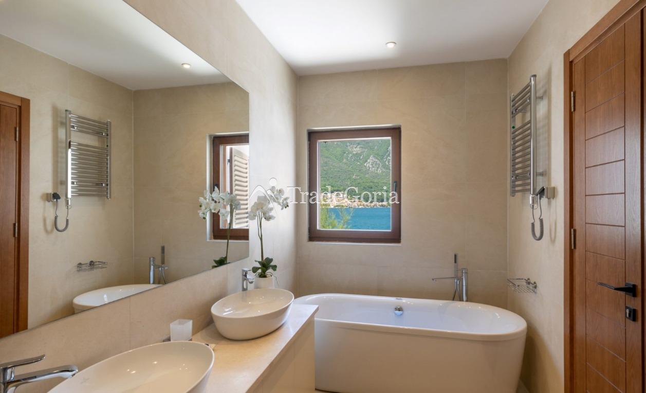 Kotor, Dobrota - Meerblickvillen auf exklusivem Resort für 1.700.000 Euro